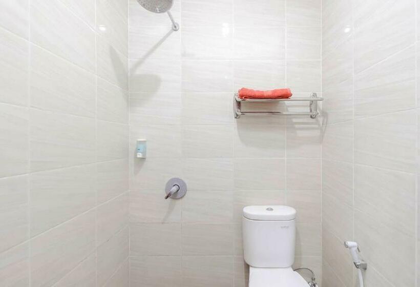 Номер Стандарт, Reddoorz At La Mega Near Pasar Pagi Cirebon