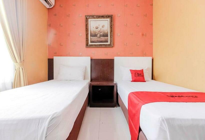 스탠다드 룸, Reddoorz At La Mega Near Pasar Pagi Cirebon