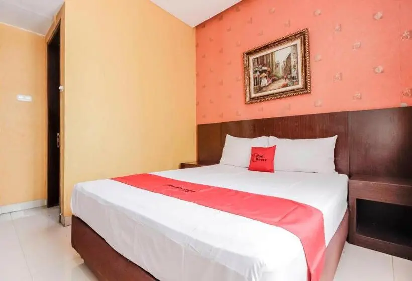 デラックスルーム, Reddoorz At La Mega Near Pasar Pagi Cirebon
