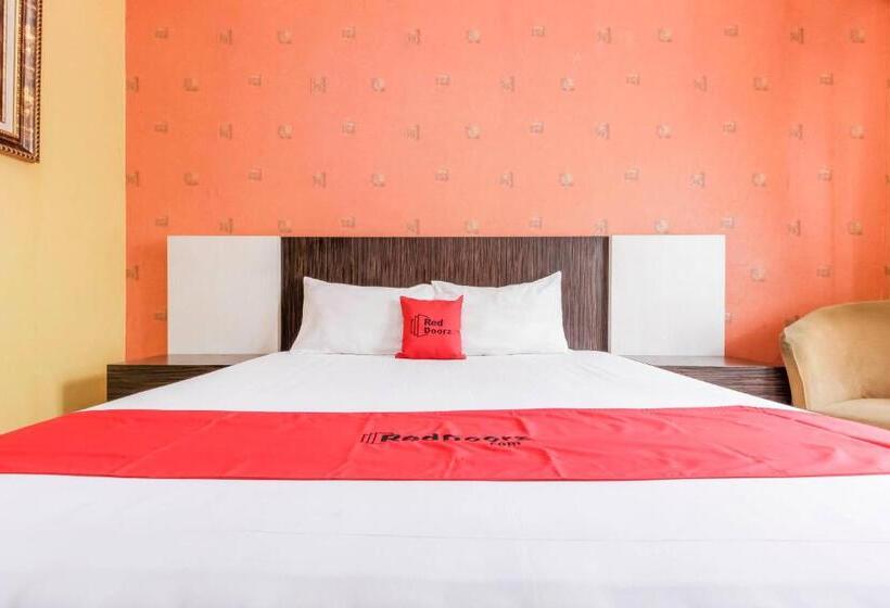 디럭스 룸, Reddoorz At La Mega Near Pasar Pagi Cirebon
