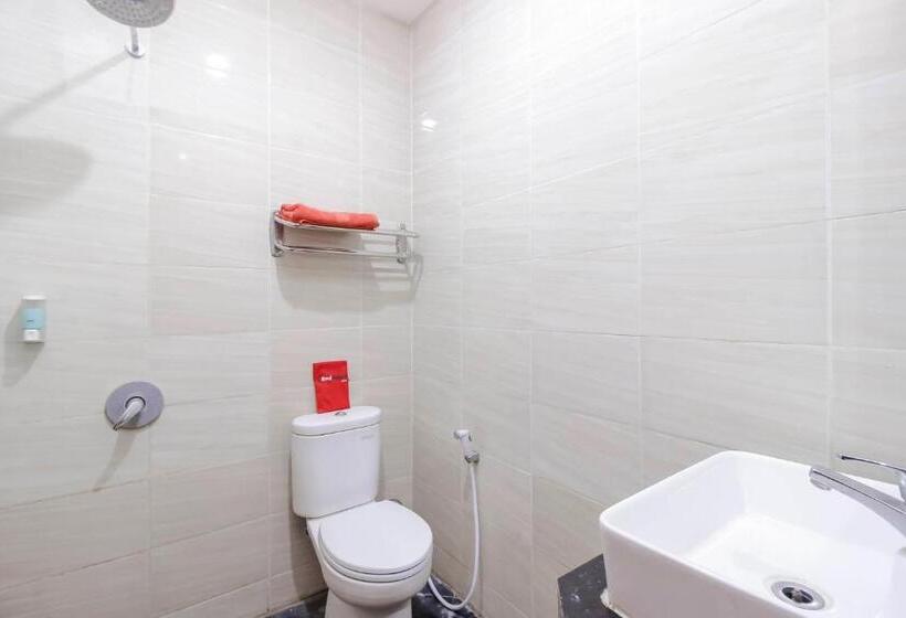 이코노미 룸, Reddoorz At La Mega Near Pasar Pagi Cirebon