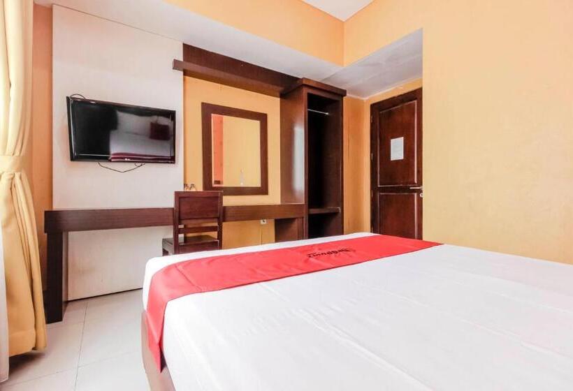 Номер Economy, Reddoorz At La Mega Near Pasar Pagi Cirebon