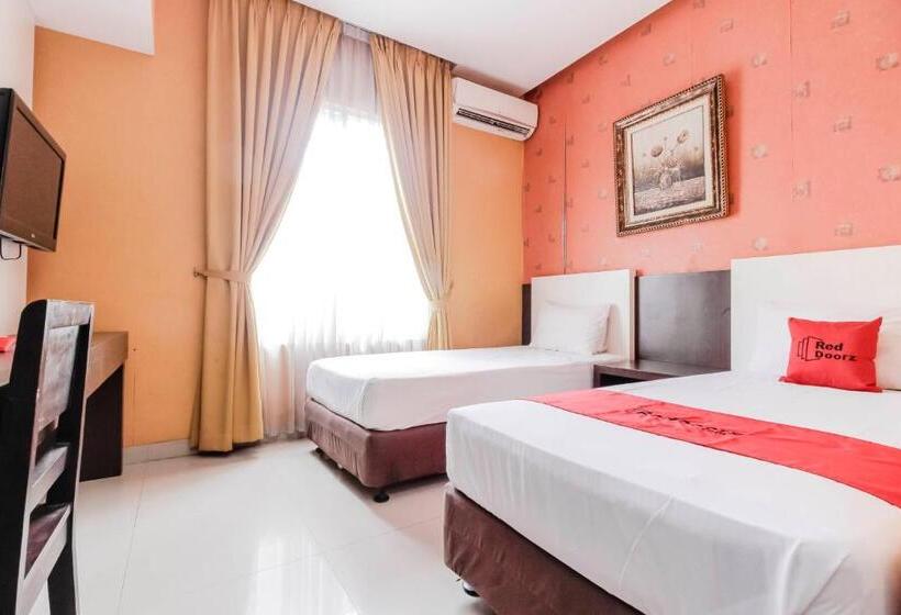 스탠다드 룸, Reddoorz At La Mega Near Pasar Pagi Cirebon