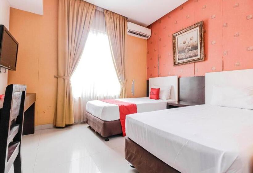 Номер Стандарт, Reddoorz At La Mega Near Pasar Pagi Cirebon