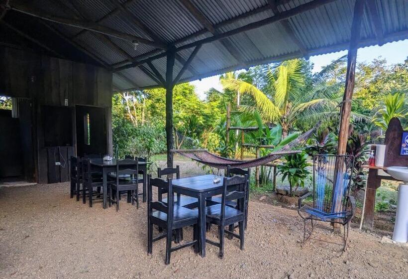 Quarto Triplo Estandar, Citronela Lodge Corcovado