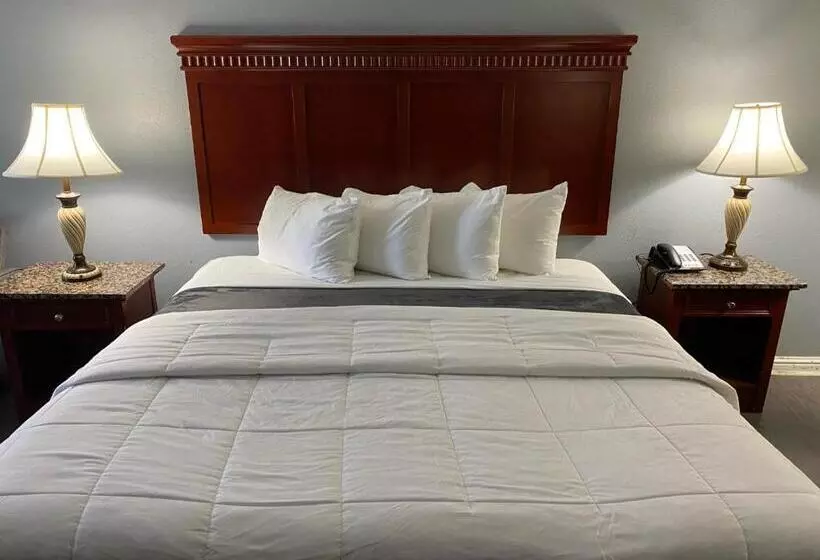 キングサイズベッドのスタンダードルーム, Quarters Inn & Suites