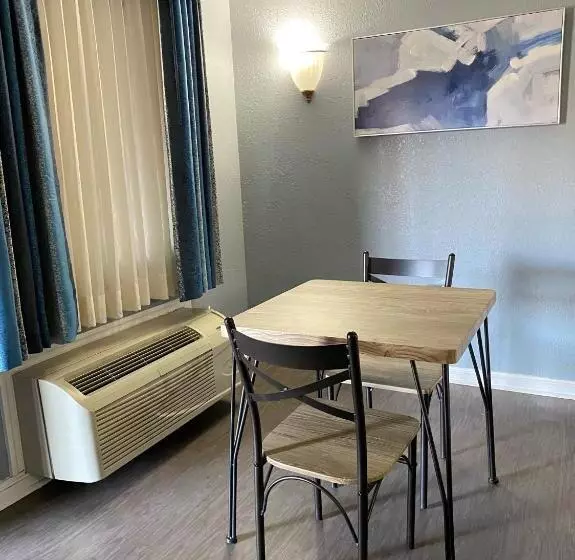 身障者適用スタンダードルーム, Quarters Inn & Suites