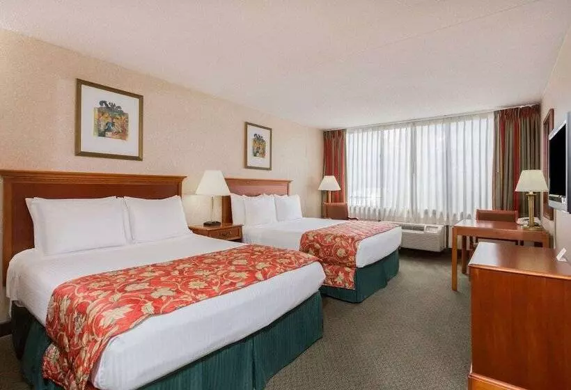 2ダブルベッドのスタンダードルーム, Ramada By Wyndham Triangle/quantico