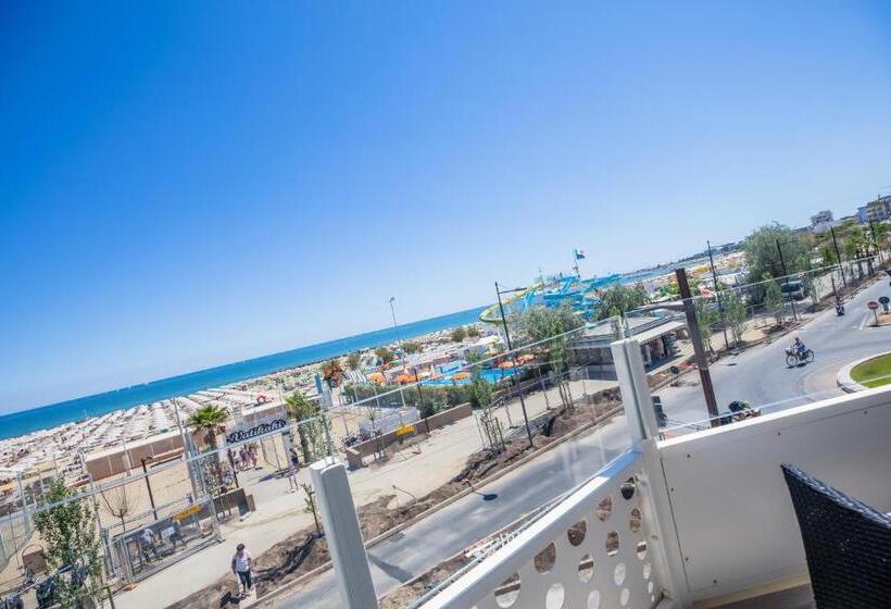 Номер Deluxe Вид на Море с Балконом, Baby