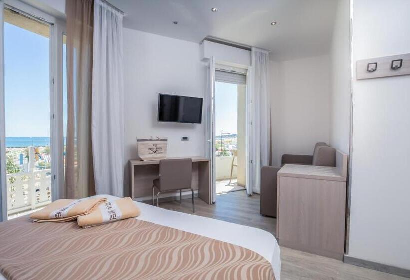 Четырехместный Номер Deluxe, Baby