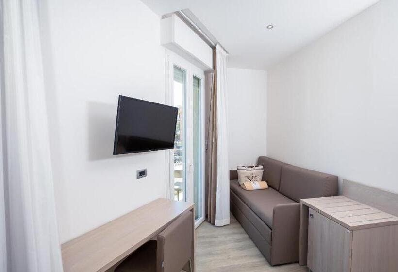 Четырехместный Номер Deluxe, Baby