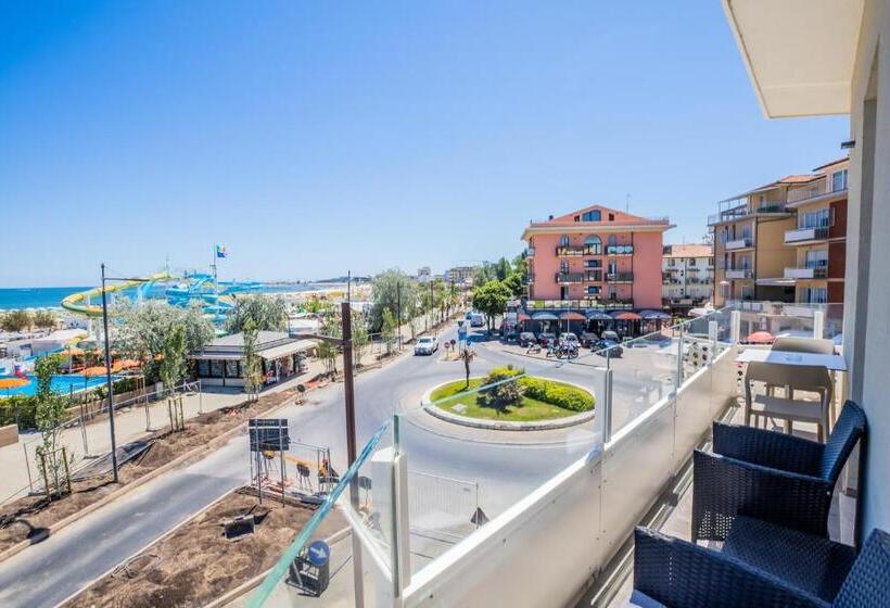 Четырехместный Номер Deluxe, Baby