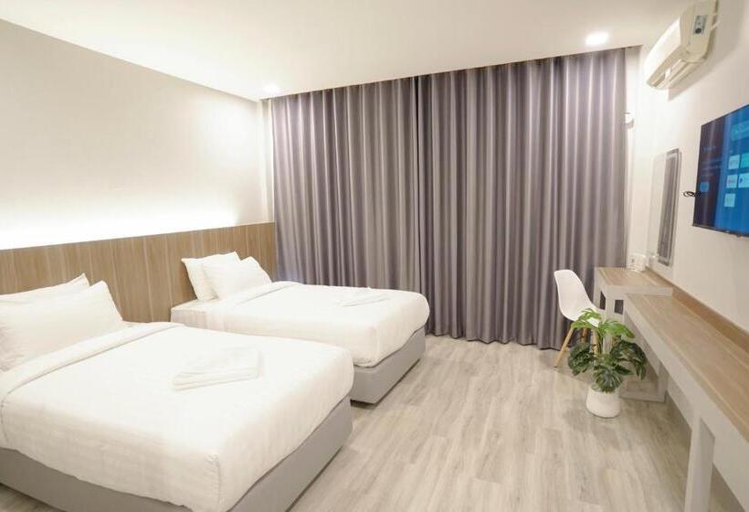 اتاق استاندارد با چشم‌انداز باغ, The Space Airport Hotel Chiang Rai
