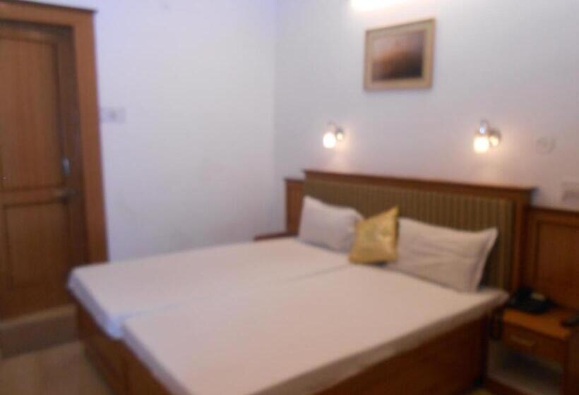 デラックスルーム, Kamal Nearest To Taj Mahal