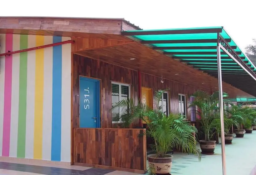 اتاق لوکس سه تخته, Mabohai Resort Klebang