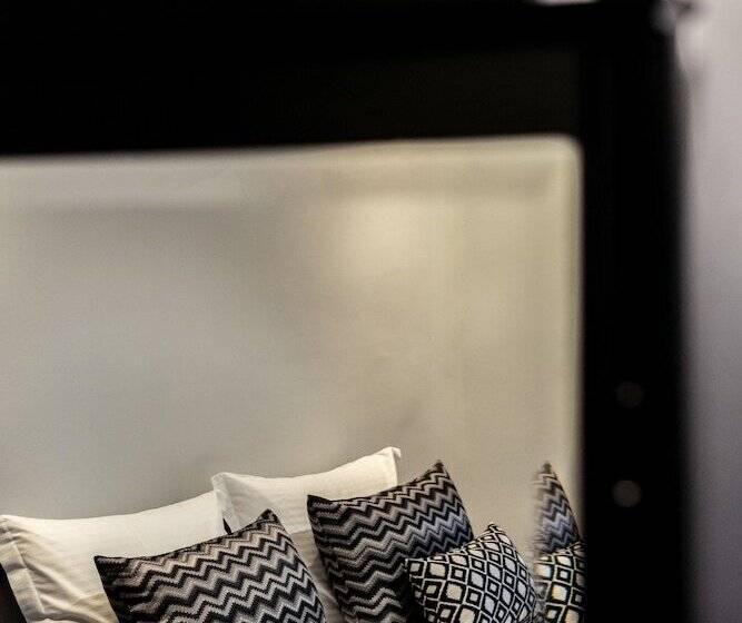 이코노미 룸, Aethra Boutique Rooms