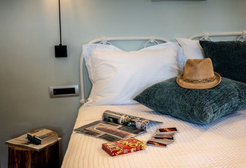 이코노미 룸, Aethra Boutique Rooms