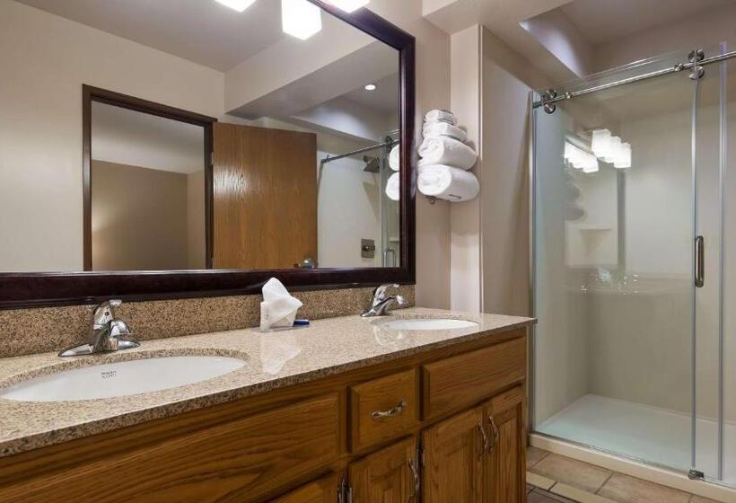 スイート, Best Western Flora Inn