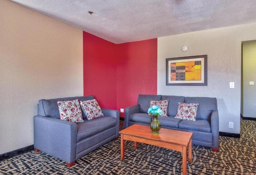 Люкс Deluxe Кровать Кинг, Ramada By Wyndham Oklahoma City Airport North