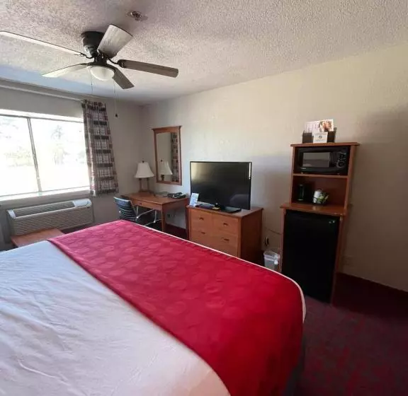 Standard-huone King-vuode, Ramada By Wyndham Oklahoma City Airport North