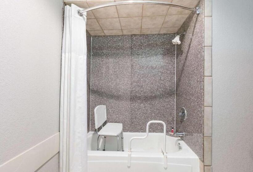 غرفة قياسية سرير كينج لذوى الإحتياجات الخاصة, Ramada By Wyndham Oklahoma City Airport North