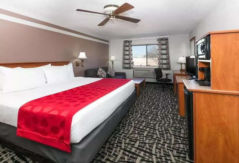 Deluxe-huone King-vuode, Ramada By Wyndham Oklahoma City Airport North