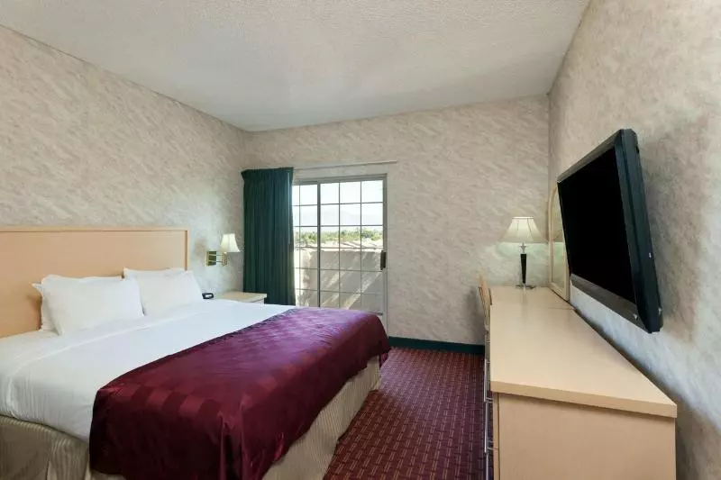 سوئیت با تخت بزرگ, Park Suites