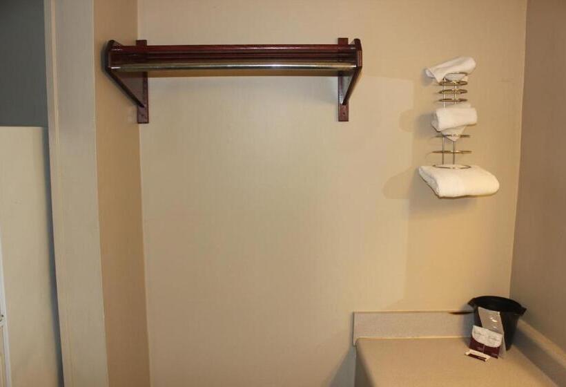 带大床的标准工作室, Red Carpet Inn  Louisville