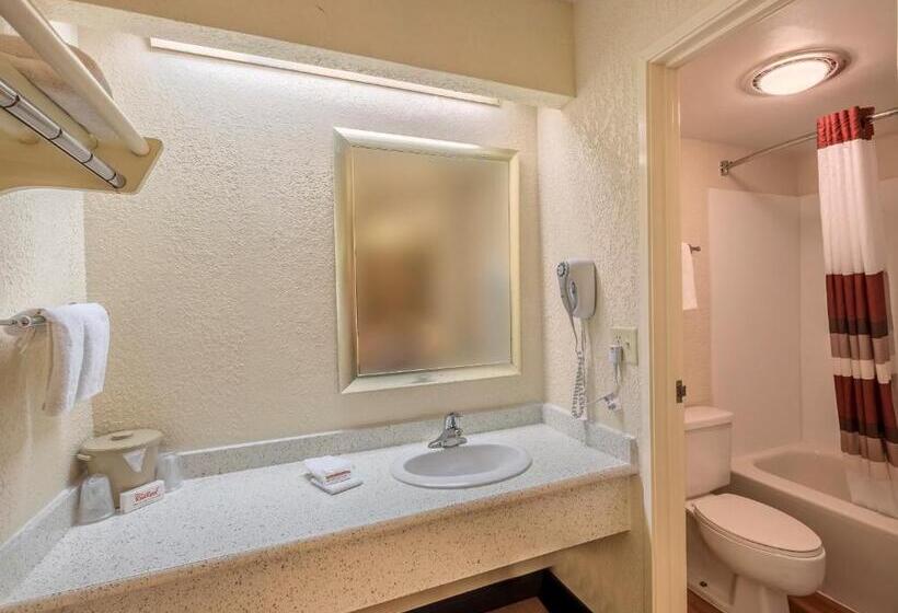 キングサイズベッドのスタンダードルーム, Red Roof Inn Indianapolis South