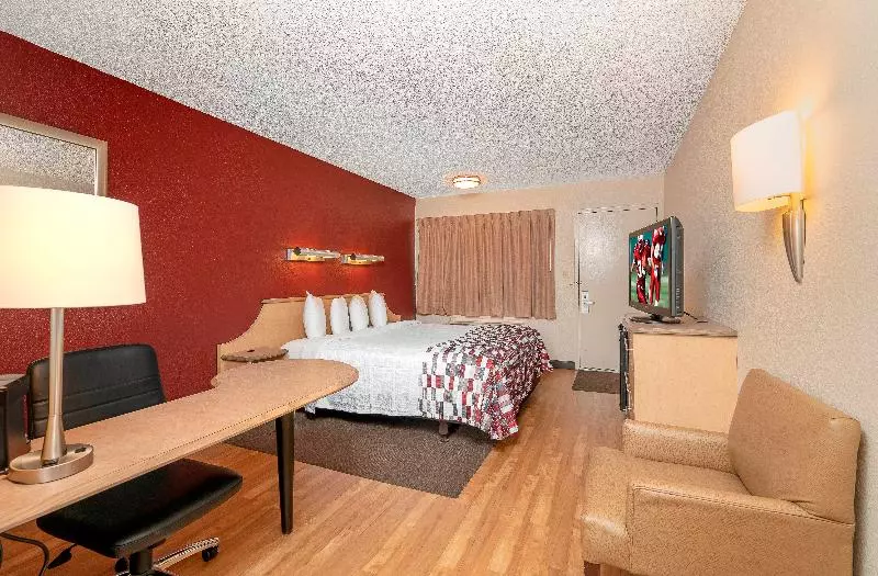 اتاق لوکس با تخت بزرگ, Red Roof Inn Indianapolis South