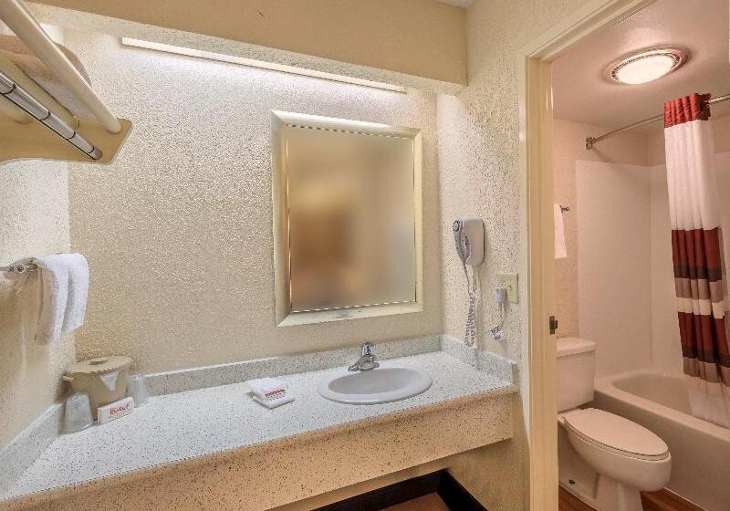 キングサイズベッドのスーペリアルーム, Red Roof Inn Indianapolis South