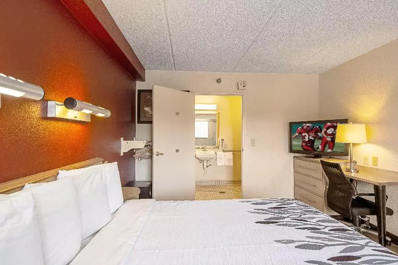 キングサイズベッドのスーペリアルーム, Red Roof Inn Pensacola  I10 At Davis Highway