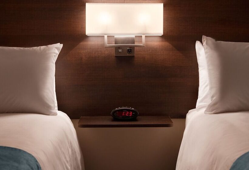 带2个双人床的标准工作室, Steam Plant