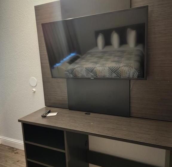 身障者適用キングサイズベッドルーム, Studio 6 Sacramento, Ca   Natomas & Smf Airport