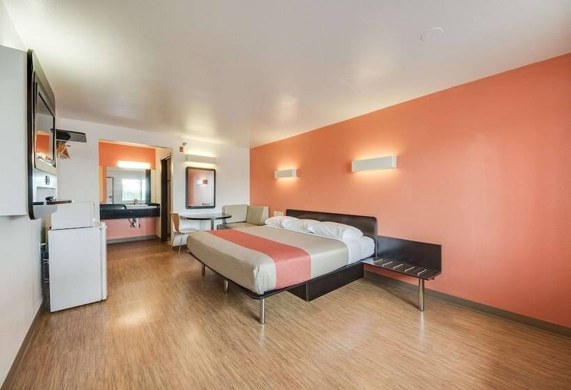 Люкс Повышенной Комфортности, Motel 6 Brownsville, Tx North