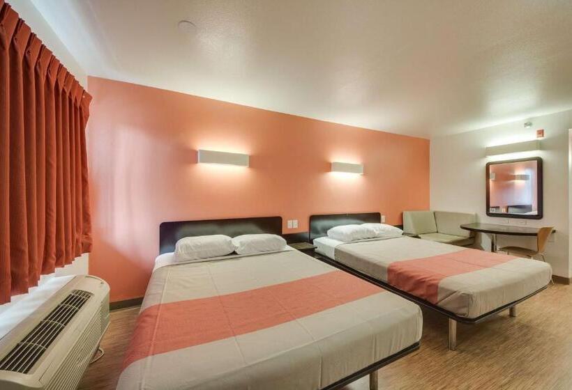 اتاق استاندارد, Motel 6 Brownsville, Tx North