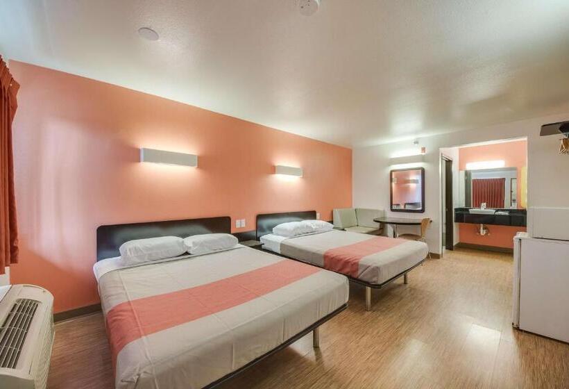 اتاق استاندارد, Motel 6 Brownsville, Tx North