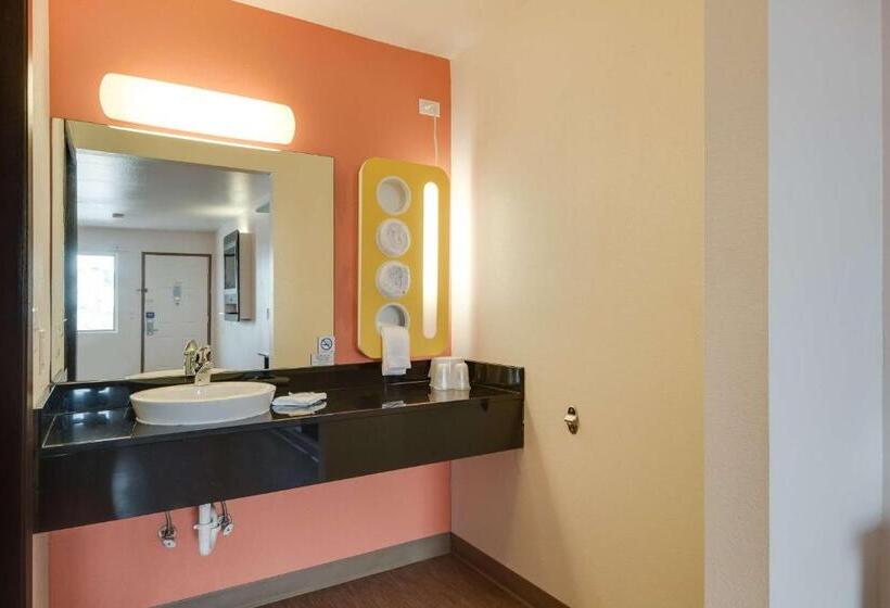 Номер Deluxe, Motel 6 Brownsville, Tx North