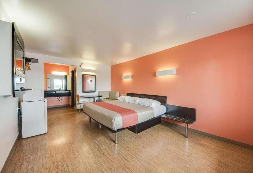 اتاق استاندارد با تخت بزرگ, Motel 6 Brownsville, Tx North