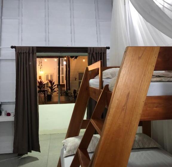 스탠다드 트리플 룸 풀장 전망, Ballena Dorada Lodge