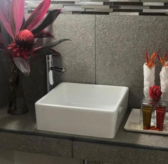 스탠다드 트리플 룸 풀장 전망, Ballena Dorada Lodge