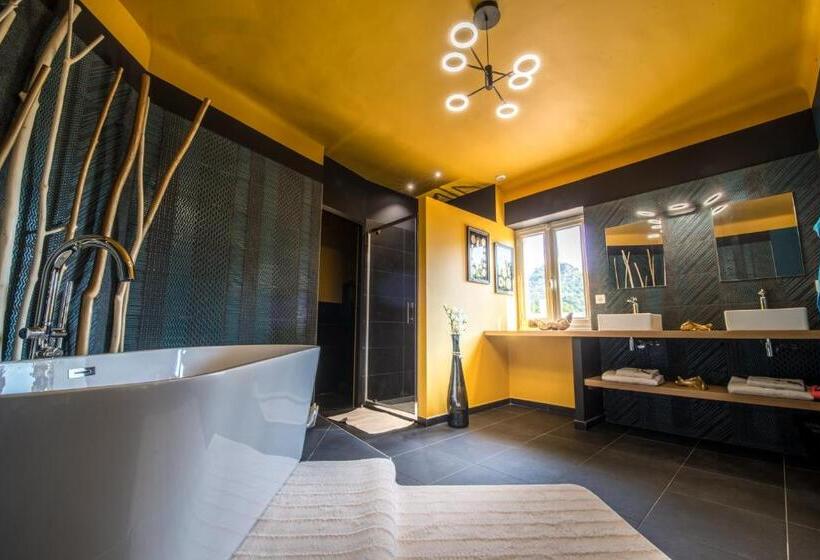 Superior Suite, Une Autre Histoire