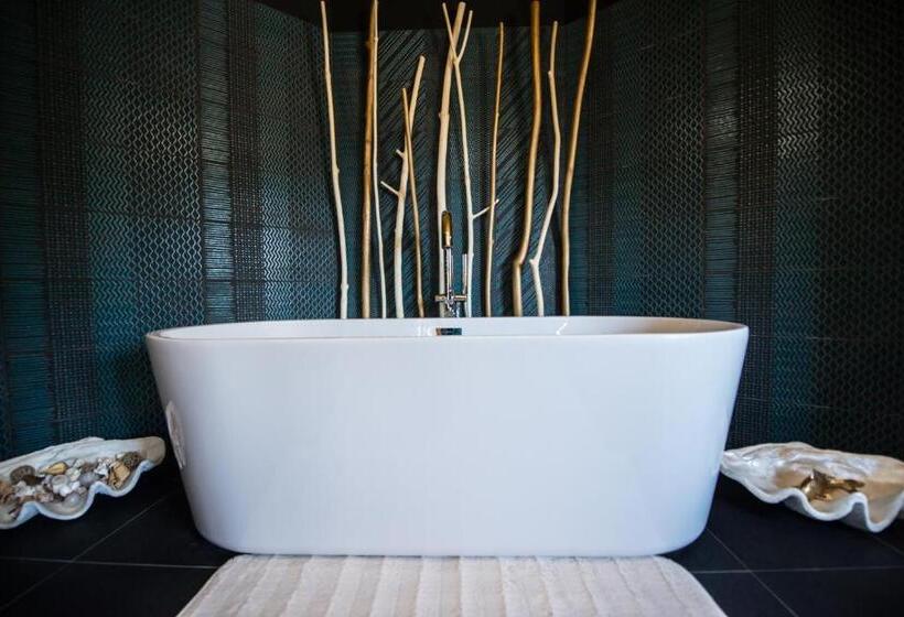 Superior Suite, Une Autre Histoire