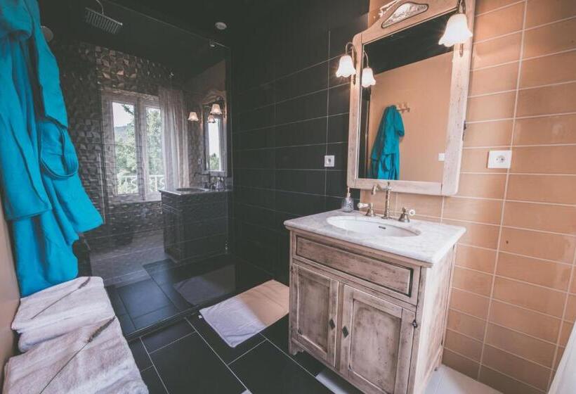 Standard Værelse King Size Seng, Une Autre Histoire