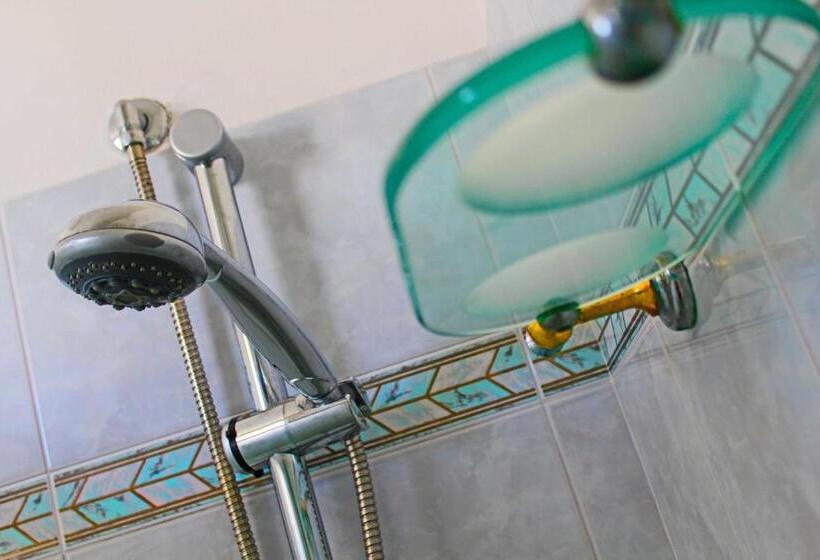 スタンダードルーム, Bristol