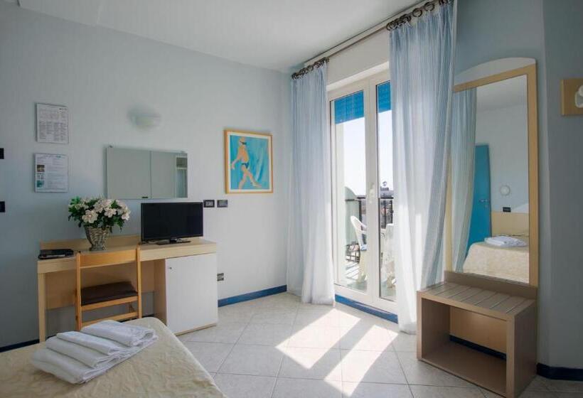 スタンダードトリプルルーム, Bristol