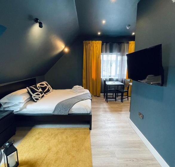 スイート, Sky City Apartments