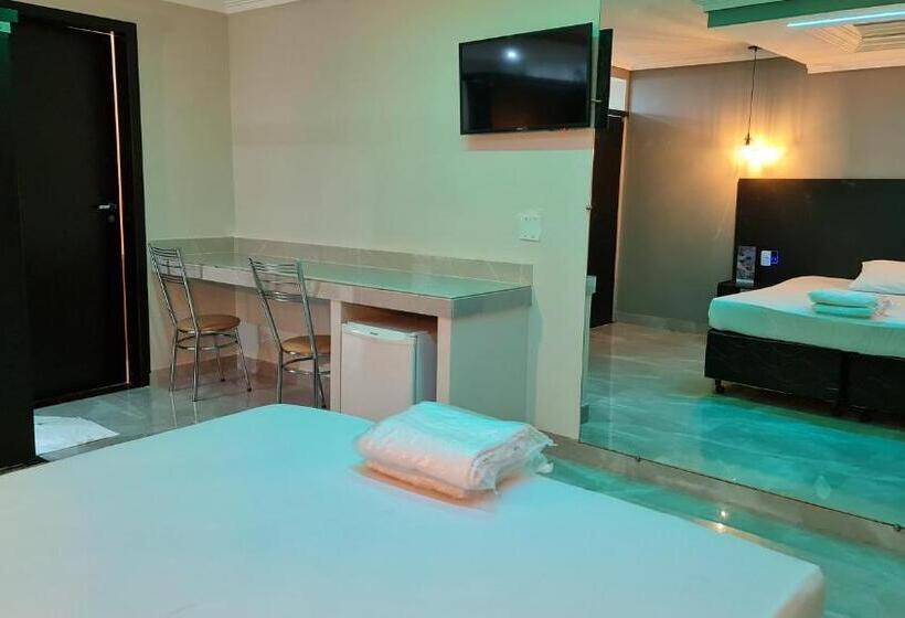 סוויטה דלוקס, Gran Motel