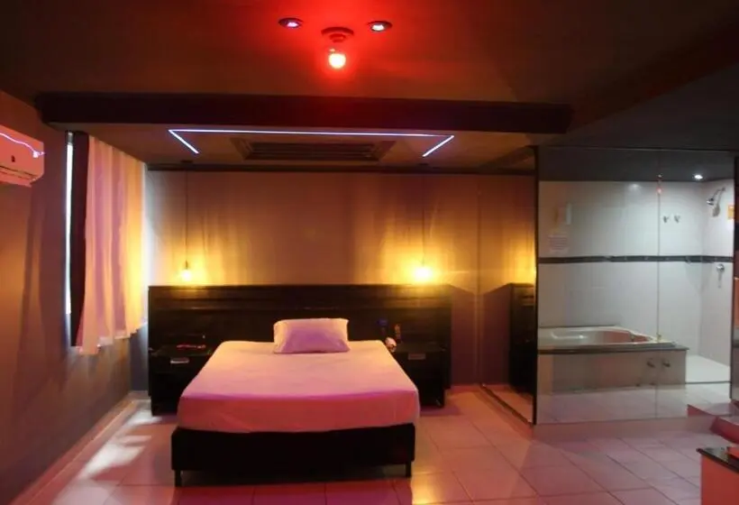 デラックスルーム, Gran Motel