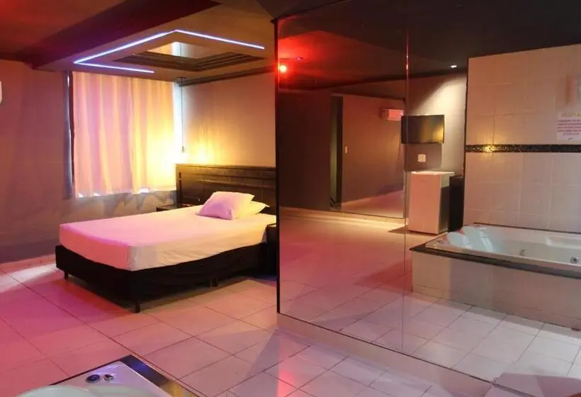 デラックスルーム, Gran Motel